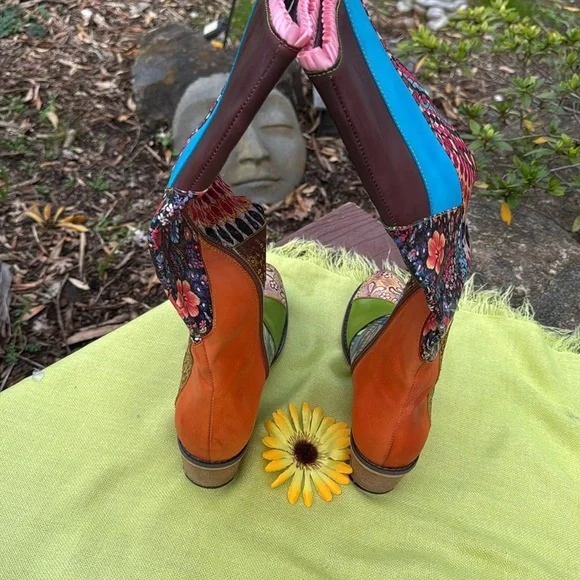 π©· Made in Spain; Super Unique and Brand New! Vegan Leather Colorful Boots 9/40! - Picture 9 of 15